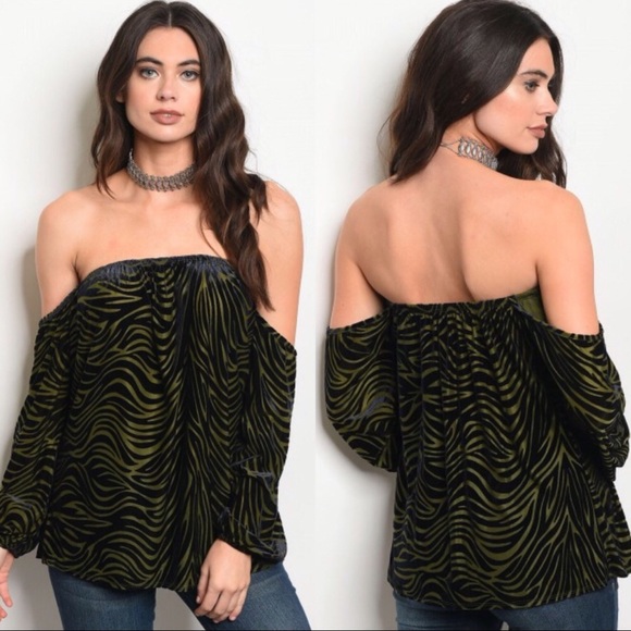 Tops - Off the shoulder animal zebra print top shirt